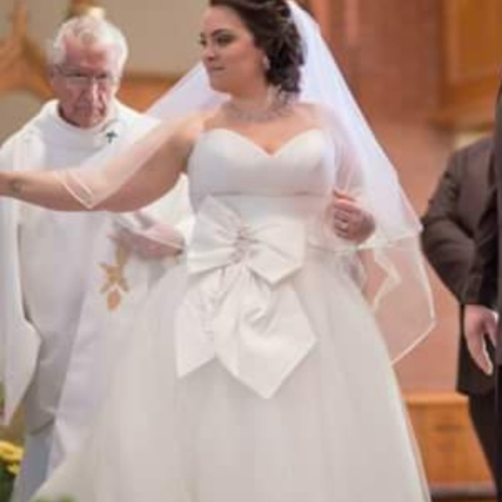 Cosmobella 7640 Wedding Gowm - Picture 2 of 3